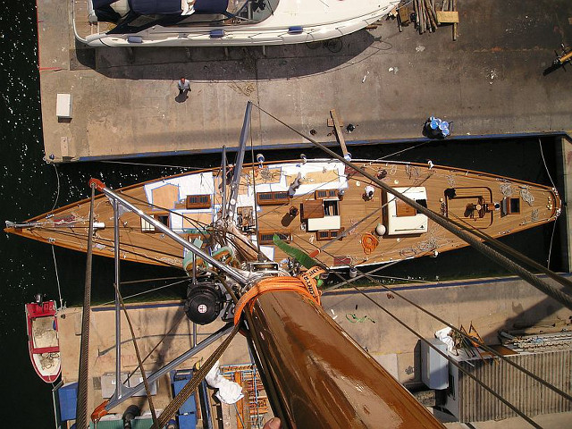 Barco de época Nordwind, reparaciones: vista desde el tope de mástil.